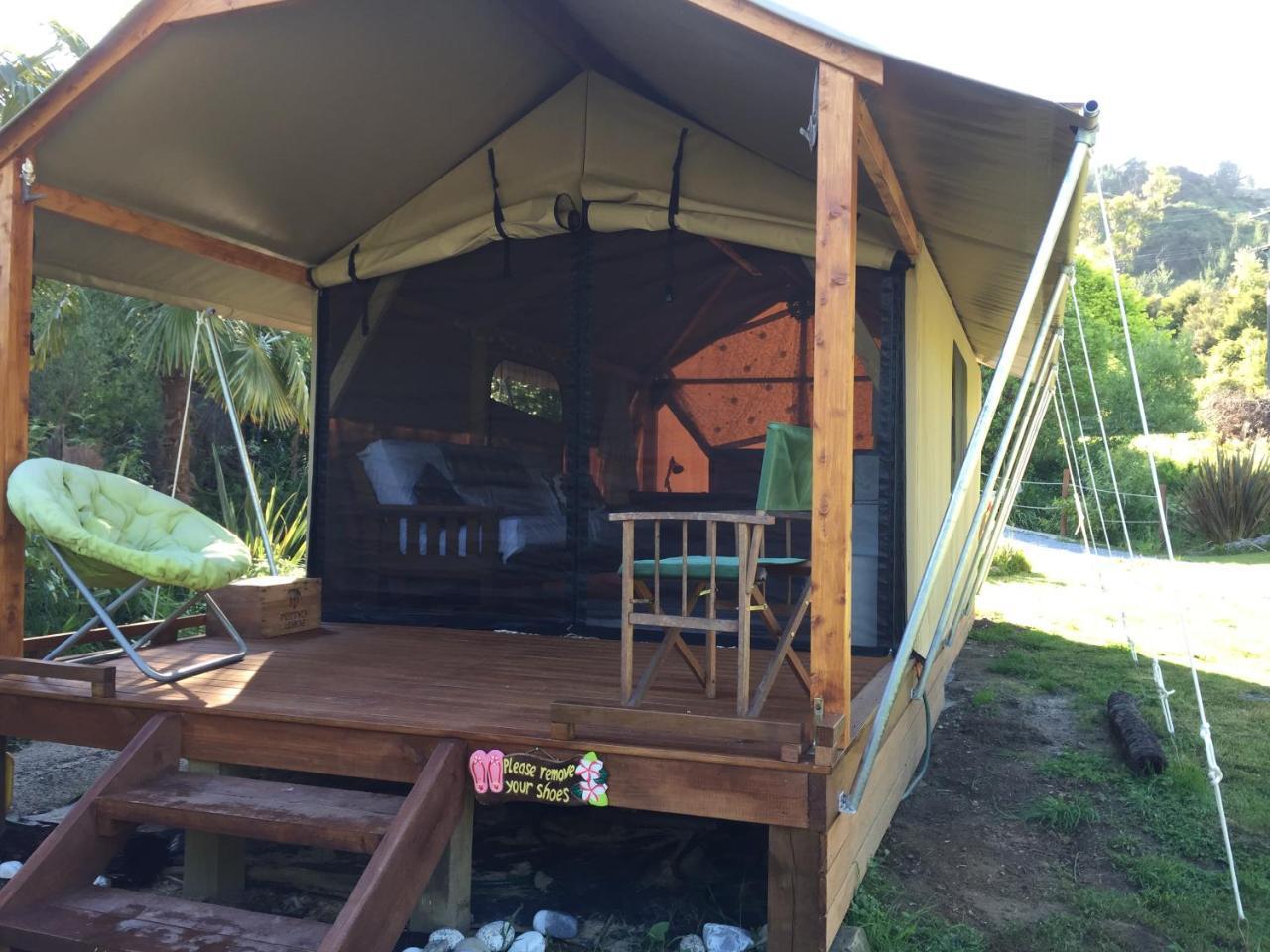 Hotel Omarama Oasis - Permaculture Glamping à Pohara Extérieur photo