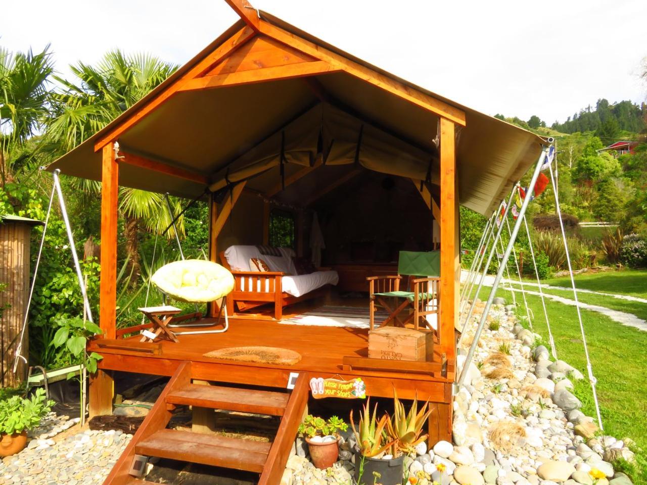 Hotel Omarama Oasis - Permaculture Glamping à Pohara Extérieur photo