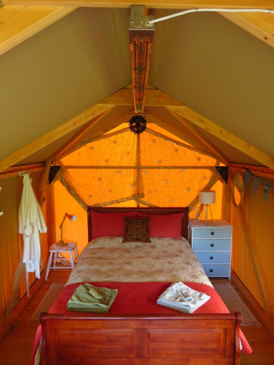 Hotel Omarama Oasis - Permaculture Glamping à Pohara Extérieur photo